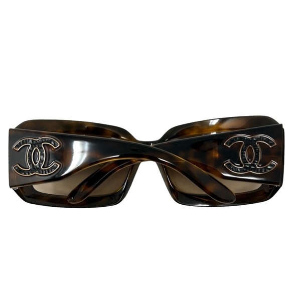 CHANEL sunglasses, made in Italy - Picture 1 of 13